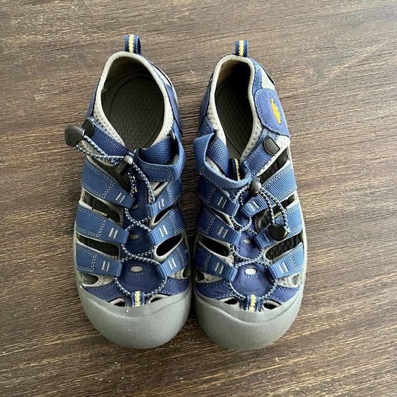 Keen Newport H2 Hiking Sandals Blue Men\'s Size US 6 Closed Toe